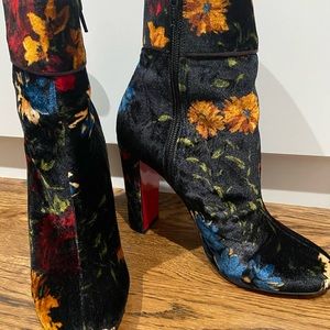 Christian Louboutin MoulaMax 100 Velours booties